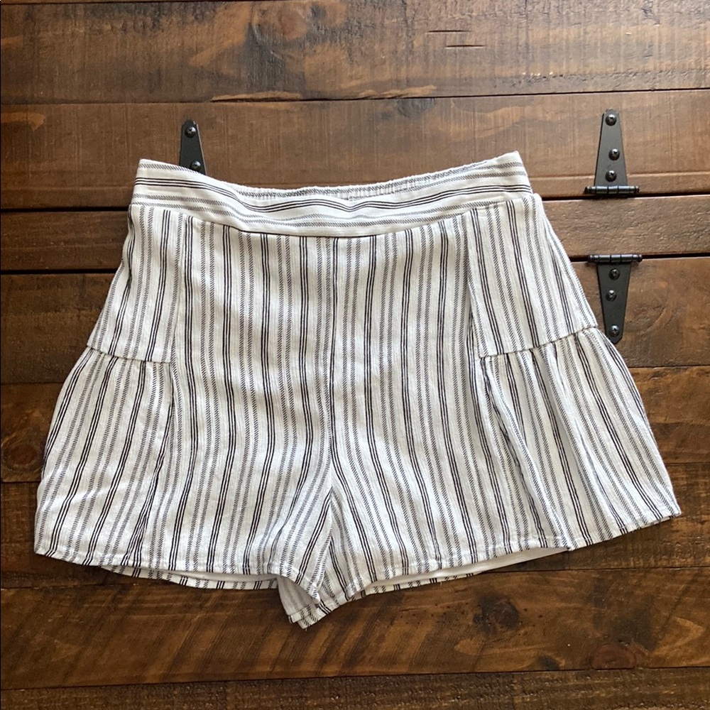 Striped Women's Shorts Size Small Juniors